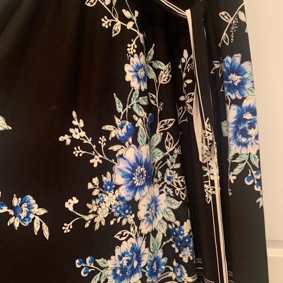 Plus size faux wrap midi dress - Picture 4 of 7